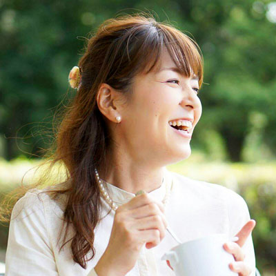 荒川智美様の顔写真